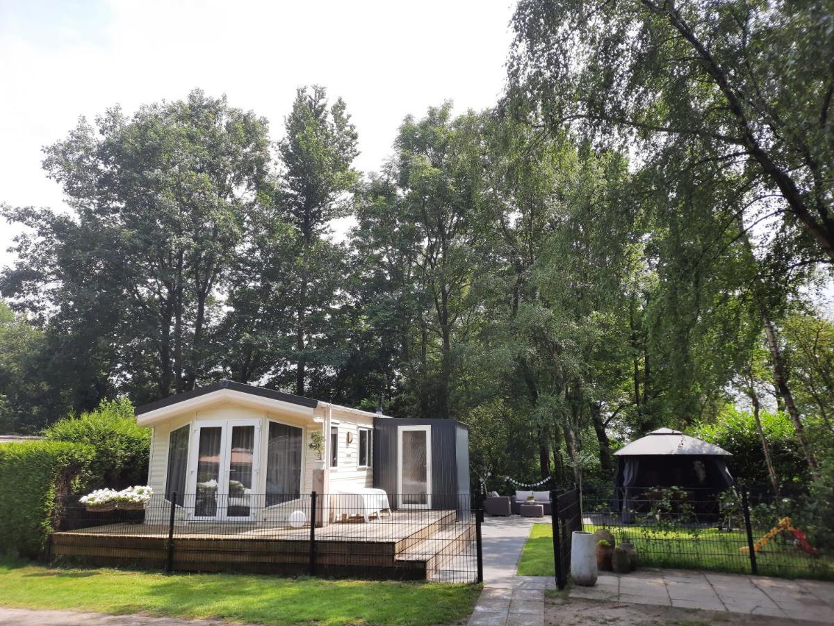 Vakantienoord, Chalet 6P With Veranda, Located In Friesland, 5 Stars Camping On The Lake Suameer Екстер'єр фото